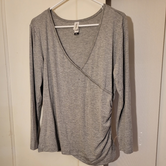 🏷= $1 MUST Bundle Long Sleeve Grey Stretch Shirt - Picture 6 of 8